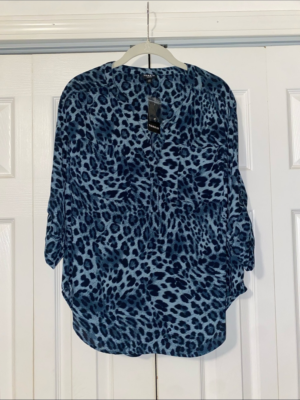 Torrid 00 Harper Pullover 3/4 Sleeve Blouse - Photoreal Leopard